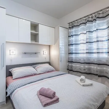 Nyaraló Ana Maria Vir